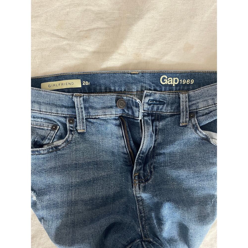 Gap 1969 Girlfriend Ripped.Denim Jeans 28R - Picture 3 of 8